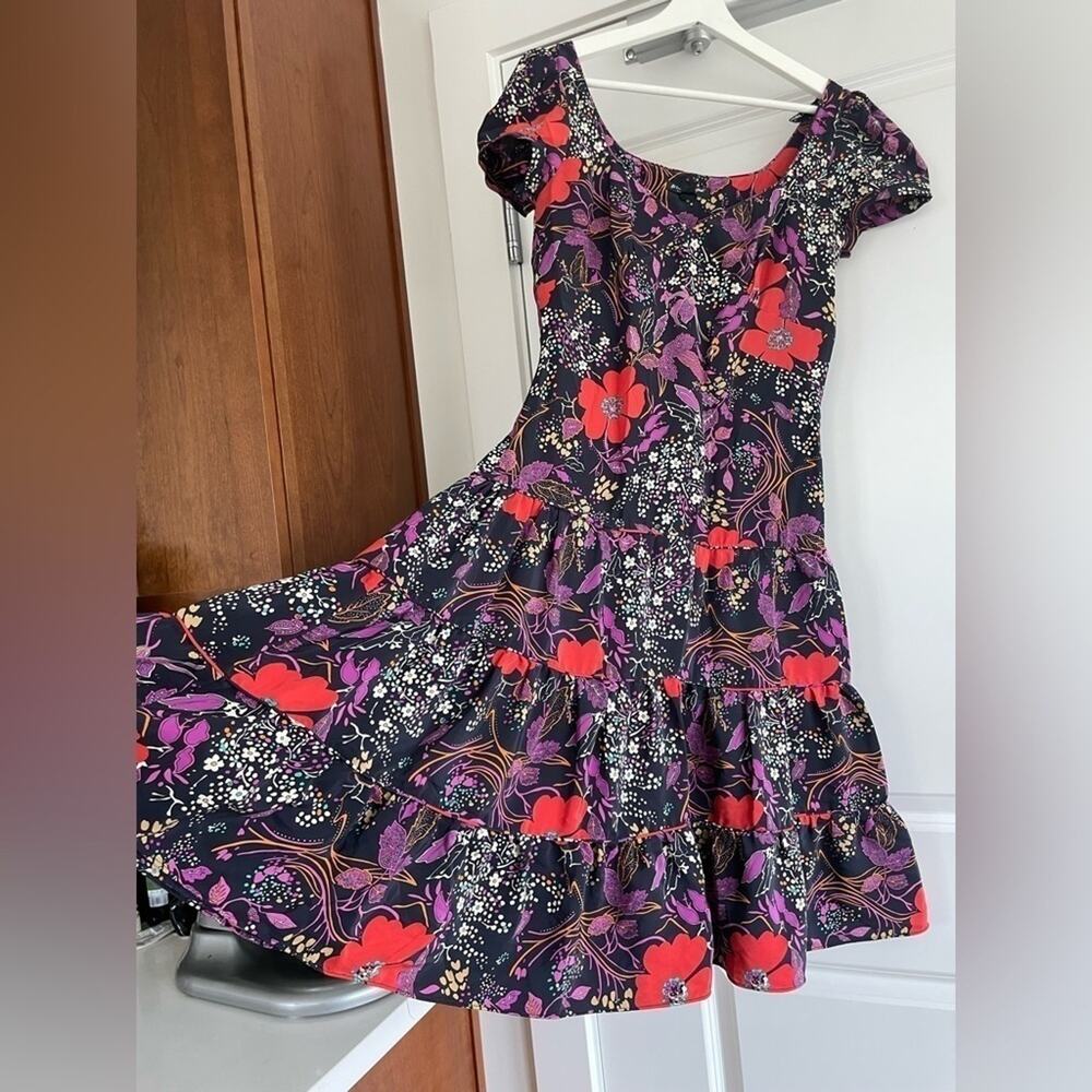 Vintage BETSEY JOHNSON floral tiered dress size 4 silk - Picture 3 of 10
